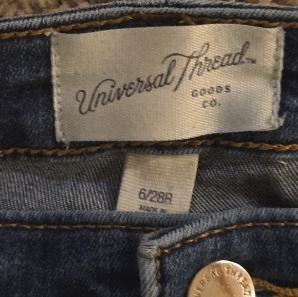Universal Thread Jeans - Picture 3 of 5